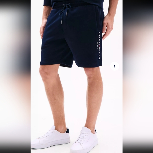 Tommy Hilfiger NEW men's Embroidered Logo Sweat short, size L. Color navy blue. - Picture 1 of 9